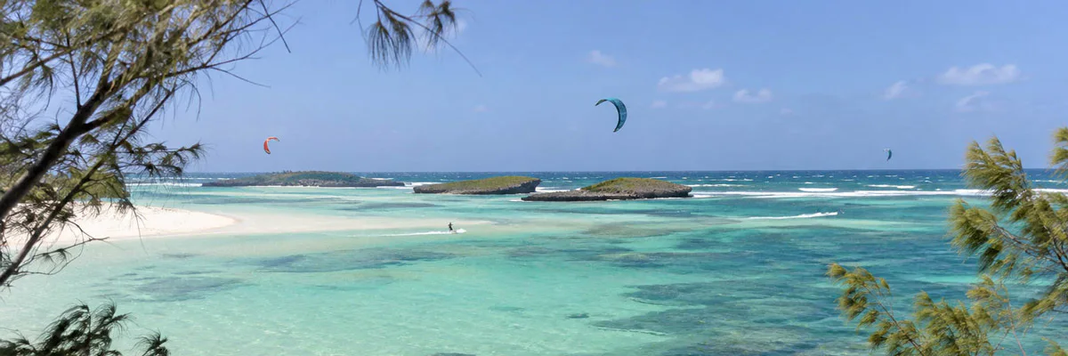 Kitesurf dans la baie de Sakalava